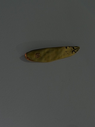 Limitowana edycja złoty klips Balmain